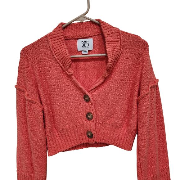 BDG Urban Outfitters Cropped Cable Knit Cardigan Coral Textured Size Medium - Picture 3 of 8